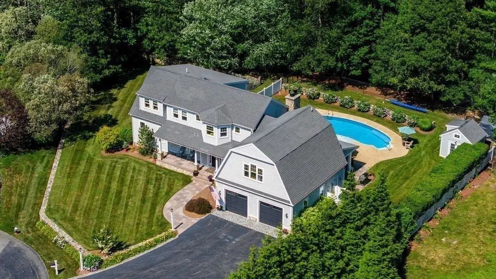8 Park Pl., Mattapoisett