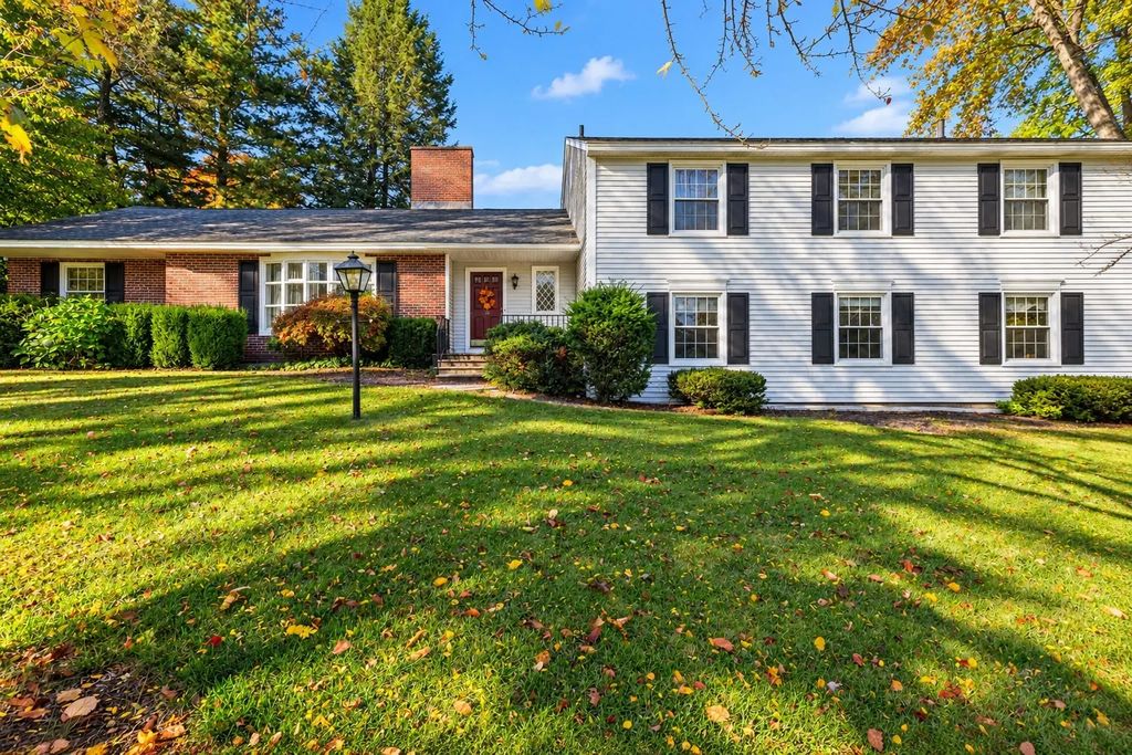 15 Juniper Rd, Fitchburg