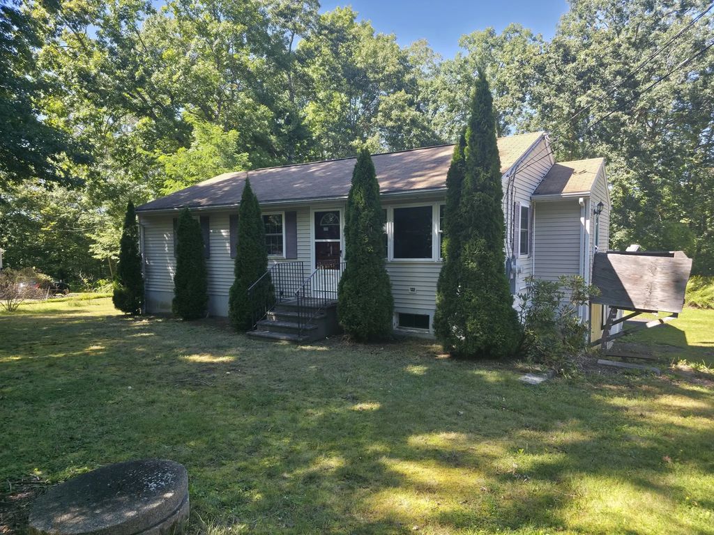 12 Flint Rd, Charlton