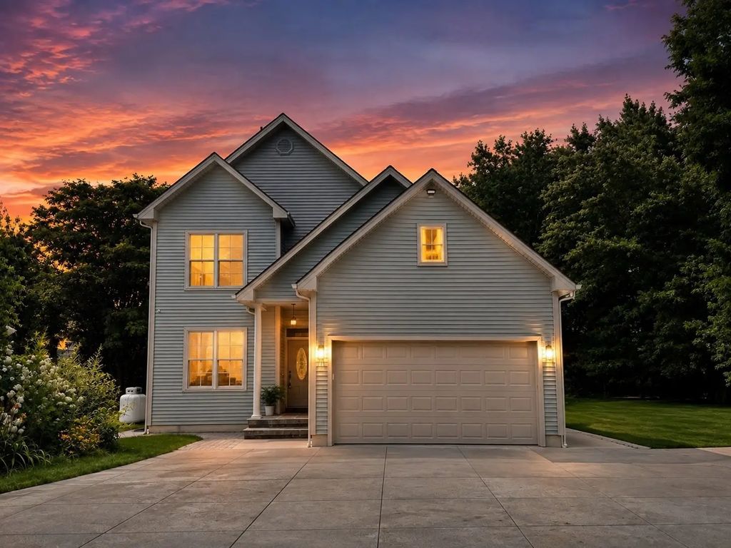 71 Bear Hole Rd, West Springfield