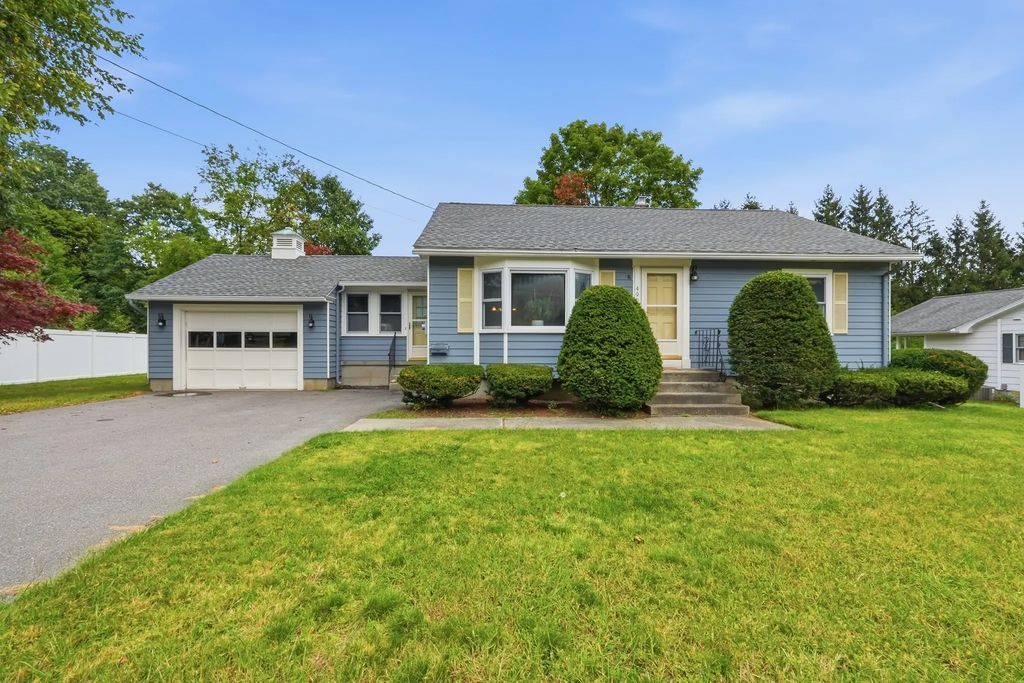 490 Union St, Leominster