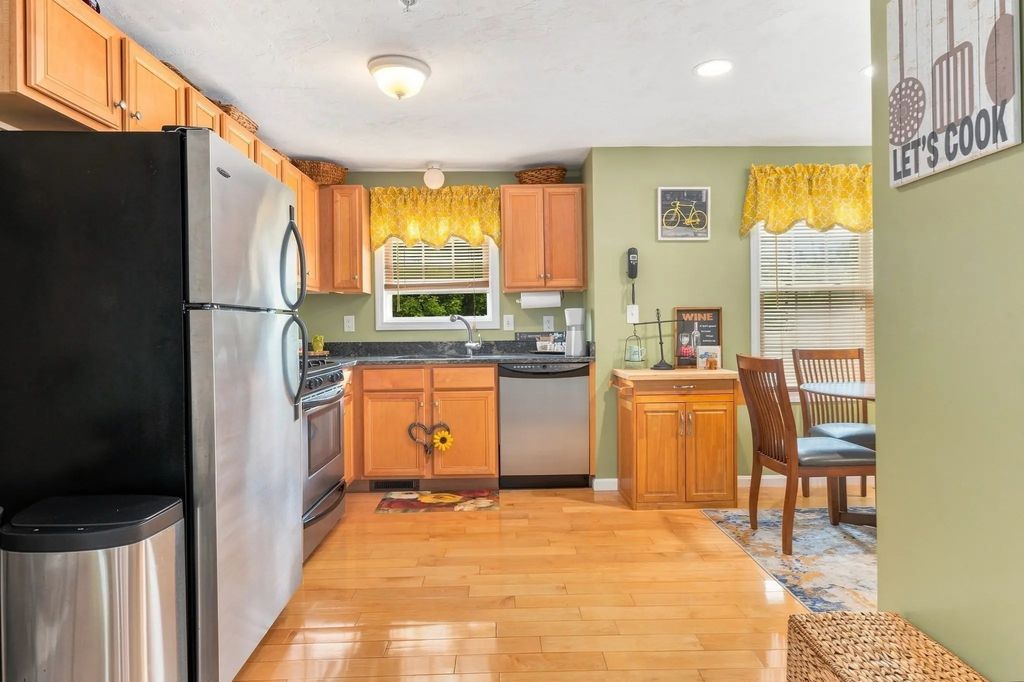 417 Hildreth St #5, Lowell