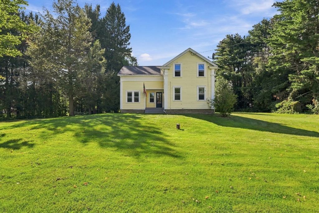 217 N Maple St, Enfield