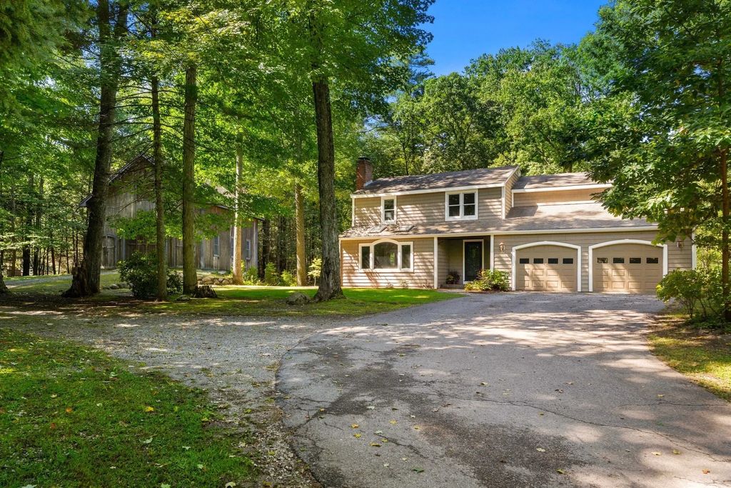 75 Mount Lebanon St, Pepperell