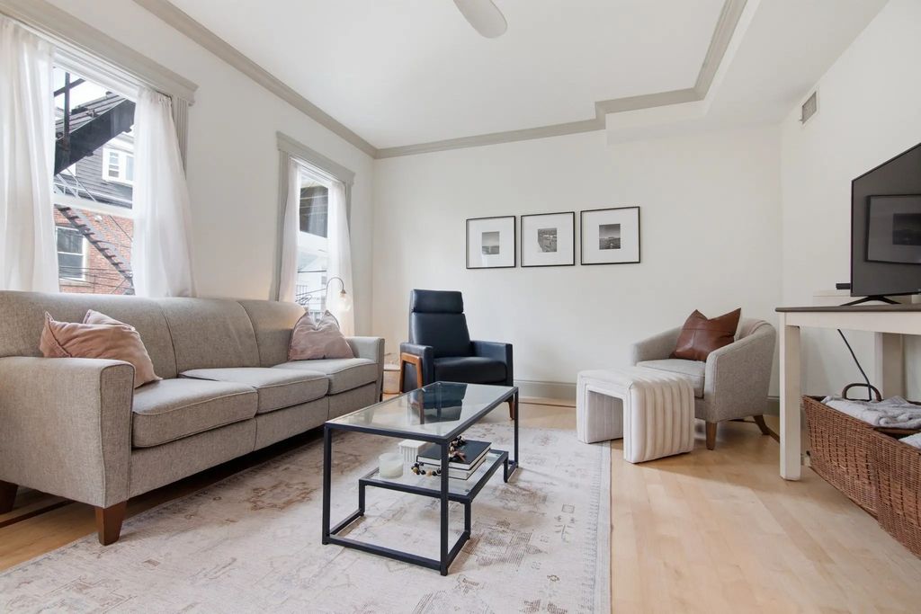 255 Gold St #2, Boston