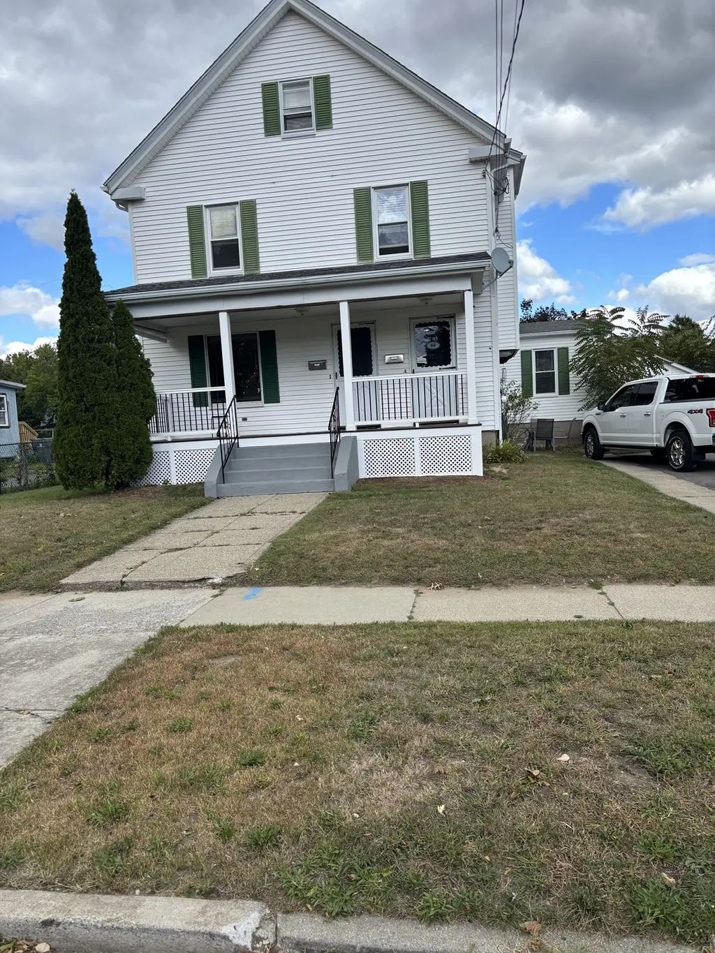 58 Lawrence St, Framingham
