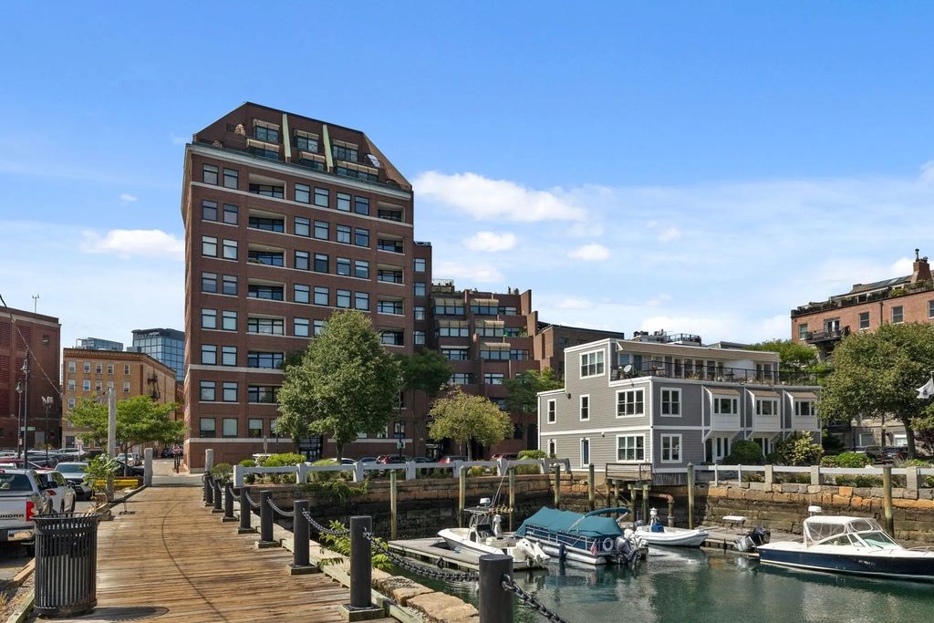 300 Commercial Street #512, Boston