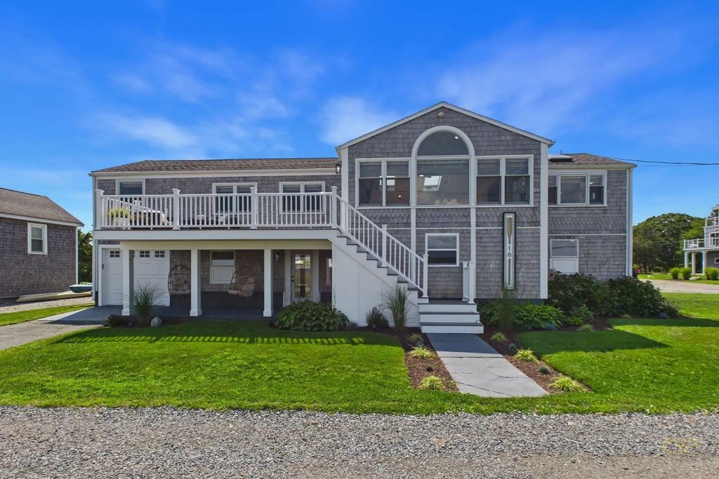 16 Shoreview Ave, Mattapoisett