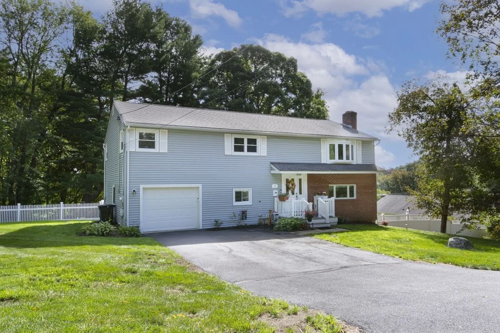 4 Carter Rd, Worcester