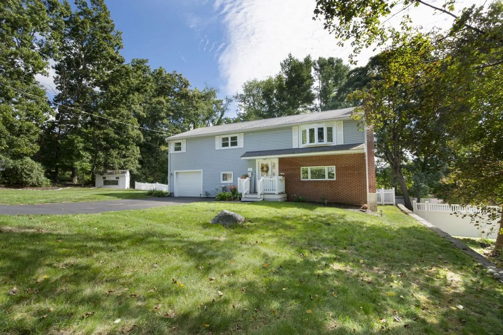 4 Carter Rd, Worcester