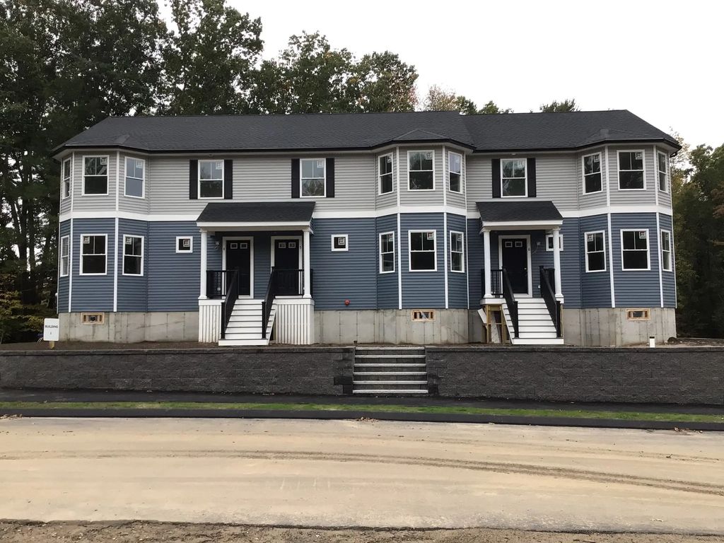 299 Quincy St, Building 4 #5, Holbrook