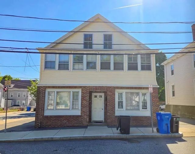 30 Cedar St, Waltham