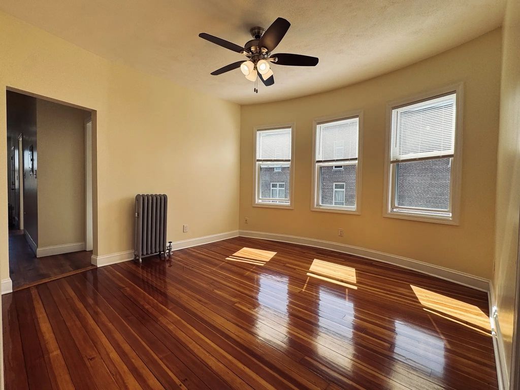 189 Chestnut St #2, Chelsea