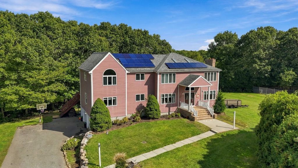 35 Striper Cir, Dartmouth