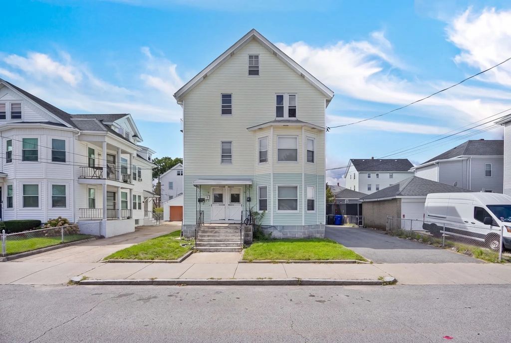 73 Arch Street, Pawtucket