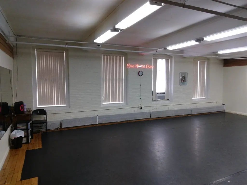 559 Main Street - Rt. 20 #unit 201, Sturbridge