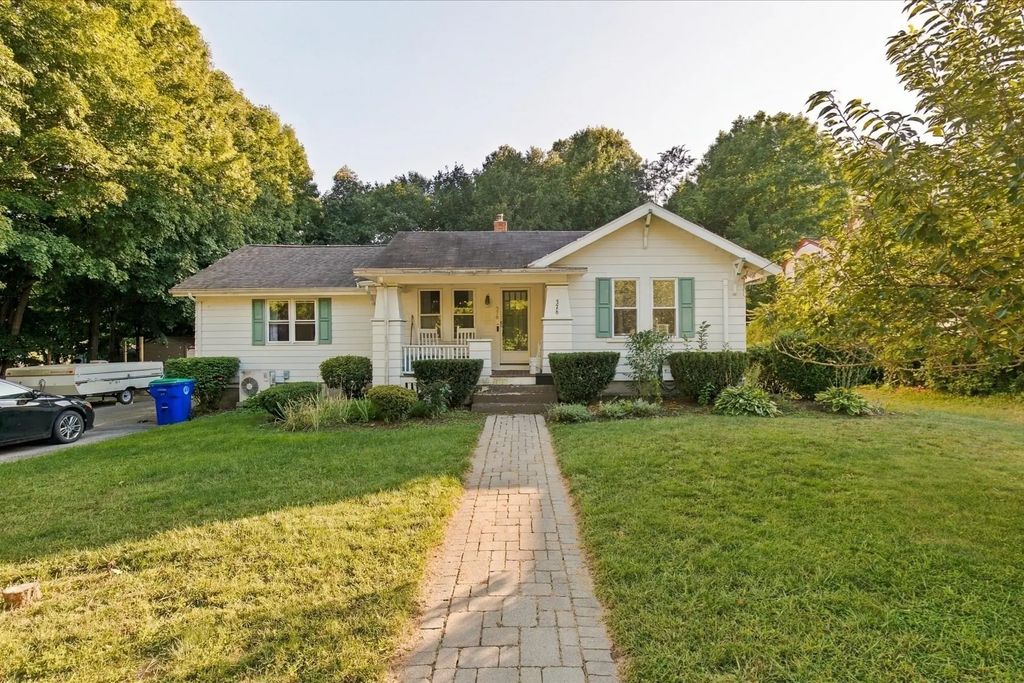 376 Plain Street, Rockland