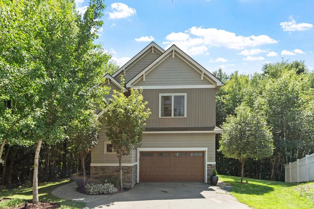 127 Boxwood Lane, Dover