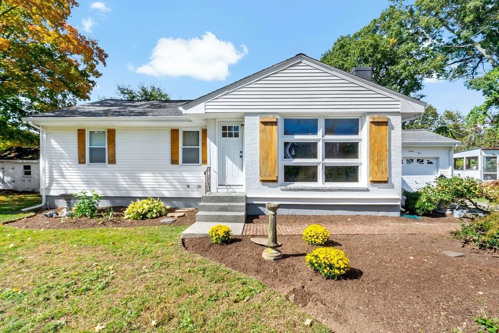 21 Miriam Dr, Attleboro