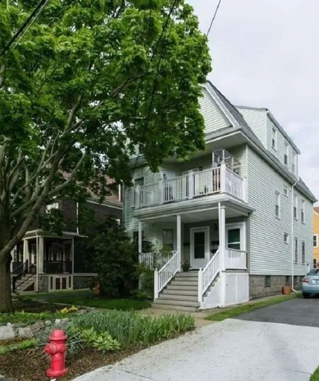 121 Highland Rd #1, Somerville