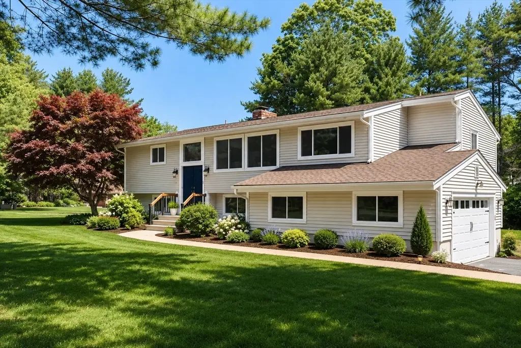 9 Merifield Lane, Natick