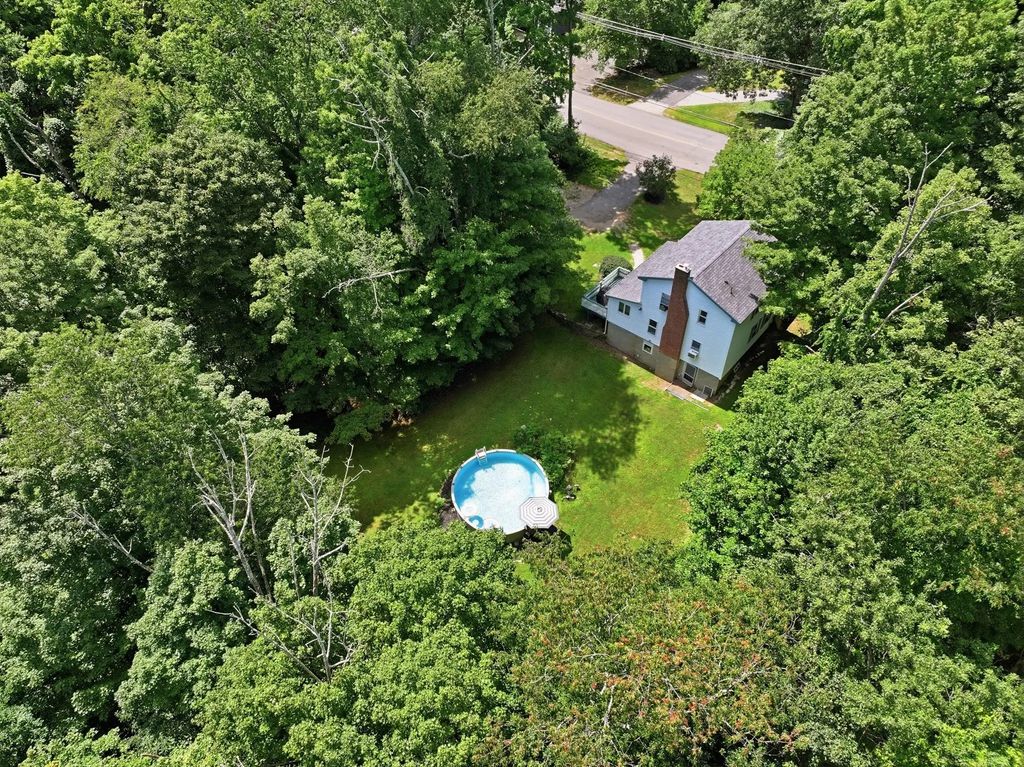 18 Fiske Hill Rd, Sturbridge
