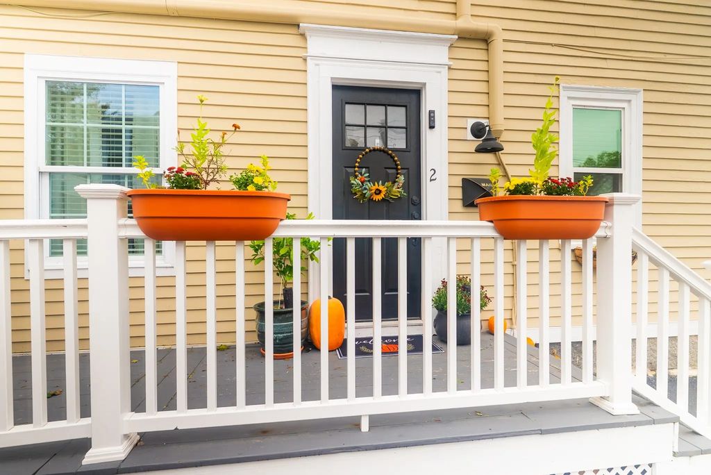 2 Washington St #2, Amesbury