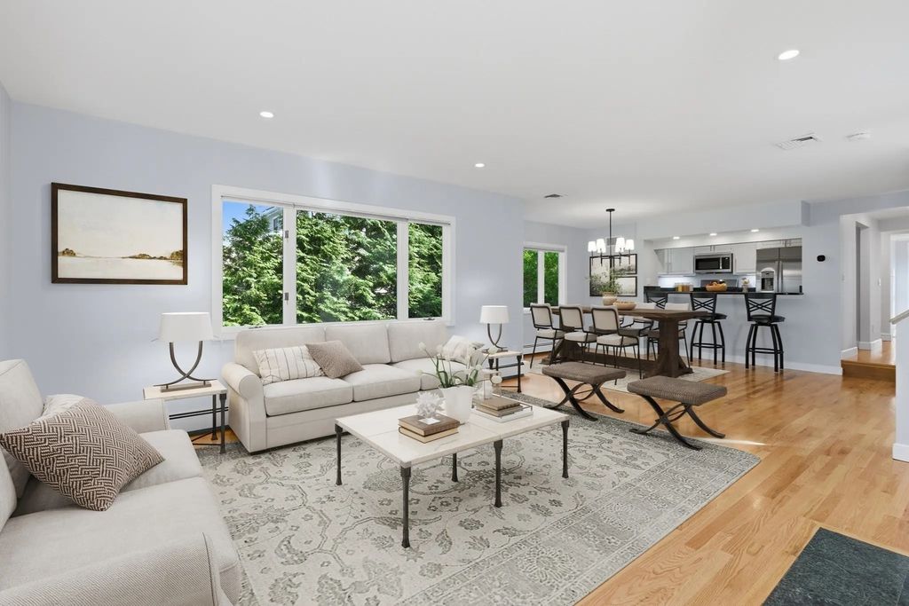 213 Hunnewell Street, Needham