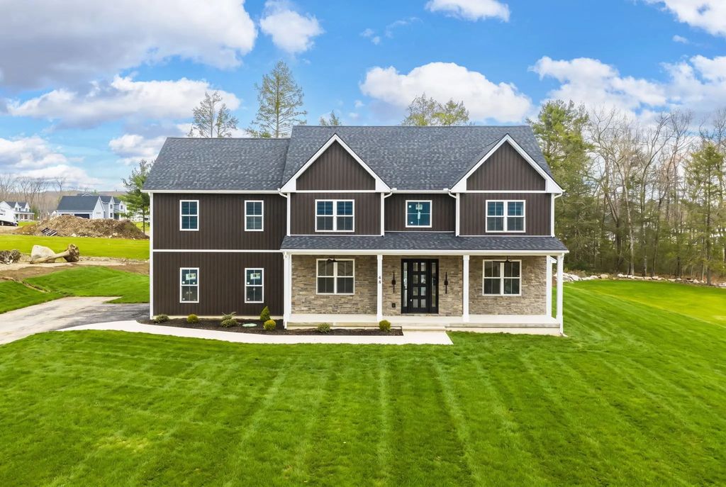 44 Balsam Hill, Ludlow