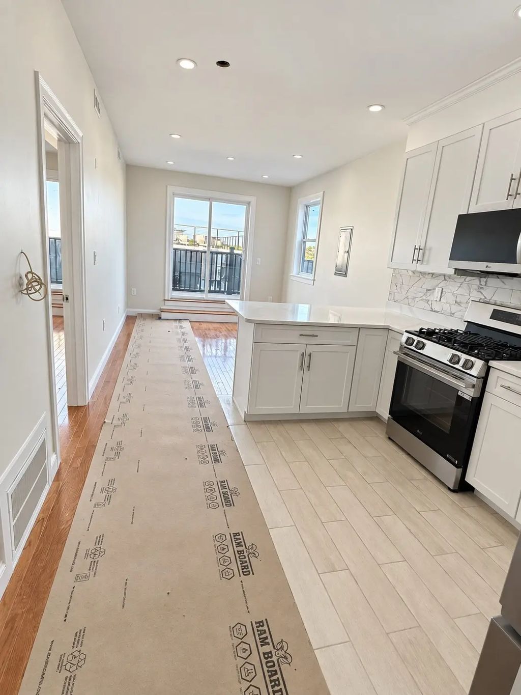 926 Broadway #10, Chelsea