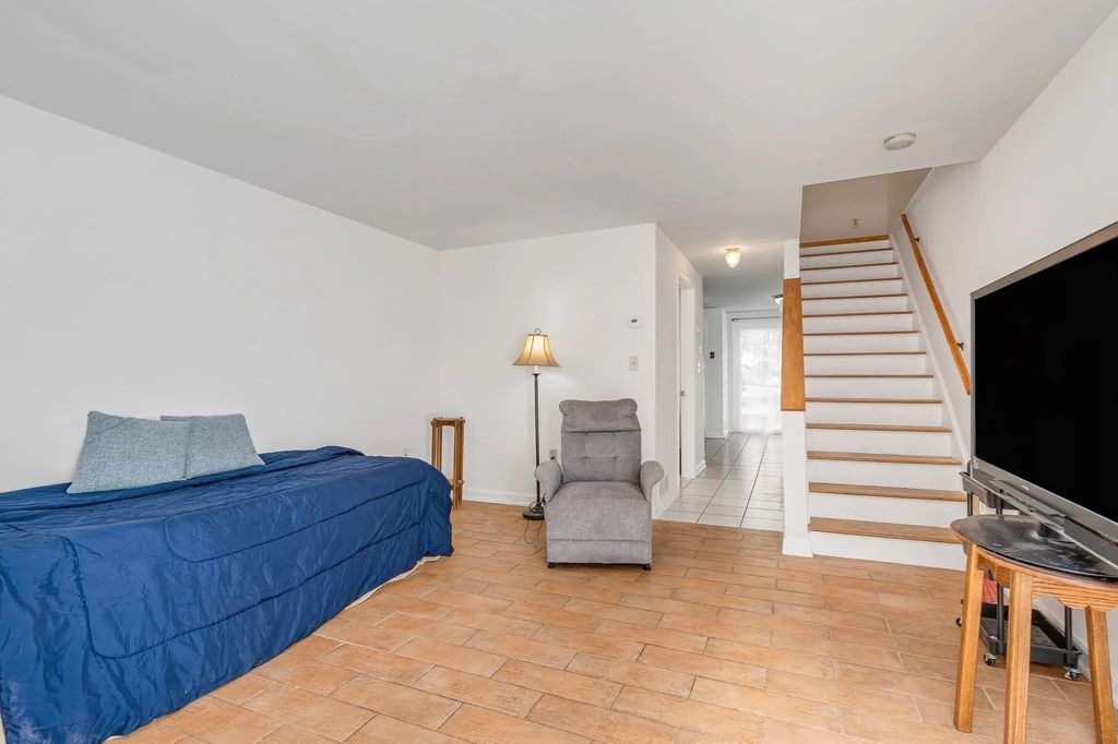 74 Roper St #f, Lowell