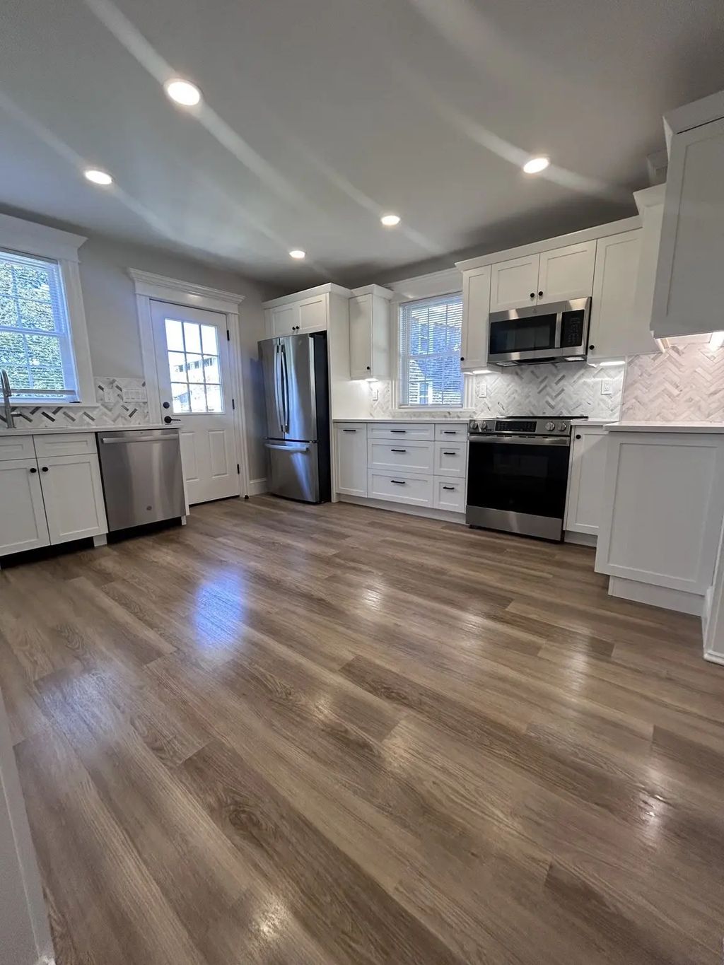 17 Seaview St #17, Plymouth