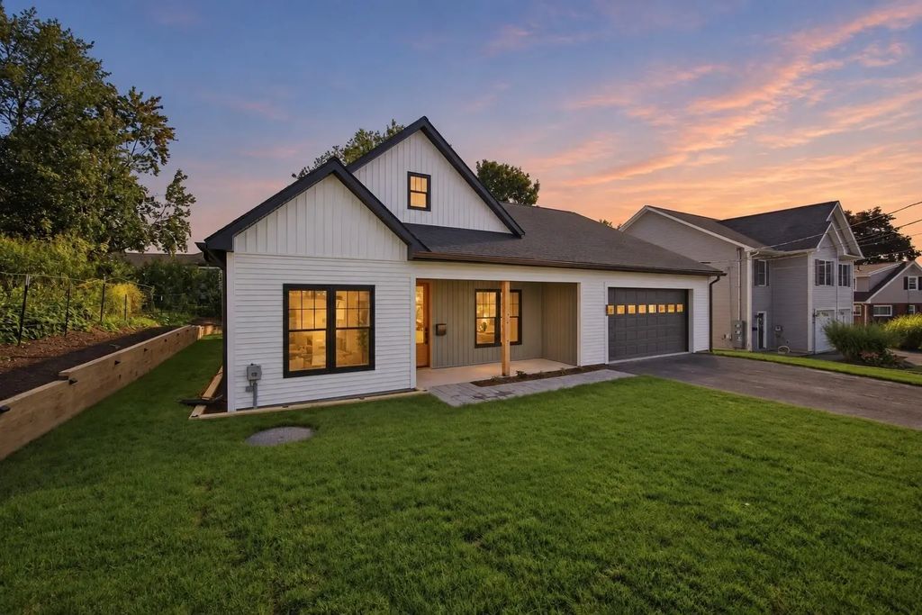 15 Mckinley Ave, South Hadley