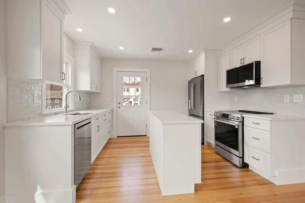 156 Waverley Street #156, Belmont