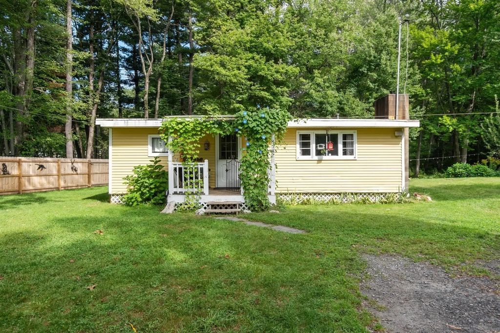 878 Flat Hill Rd, Lunenburg