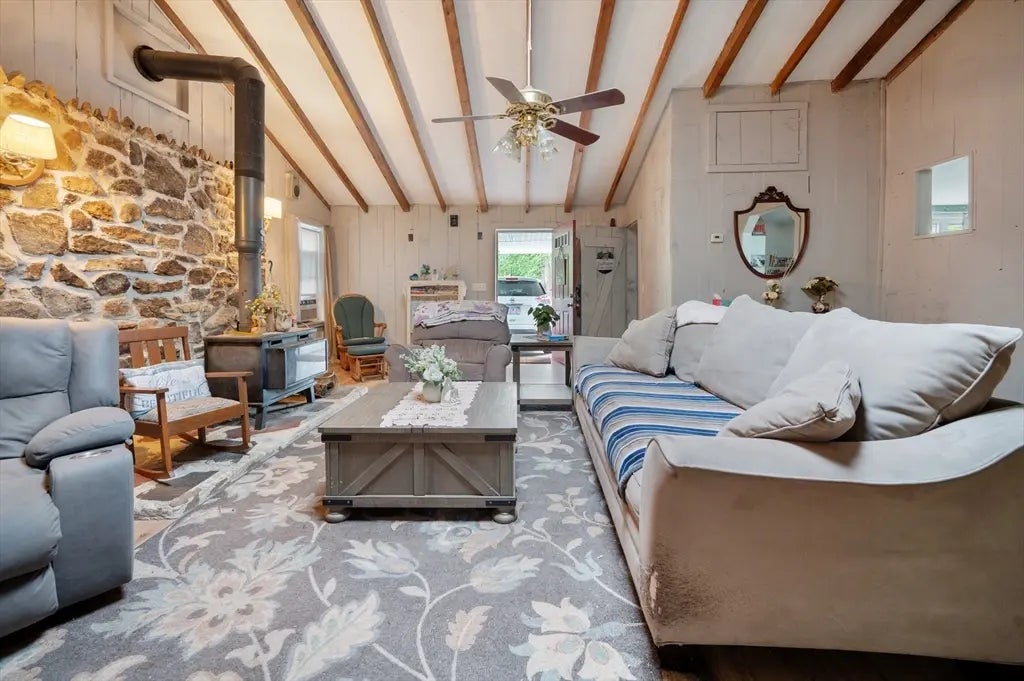 35 Bernadette St, Fitchburg