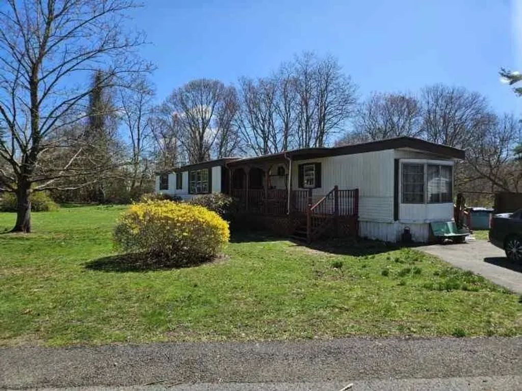 399 Danforth St, Taunton