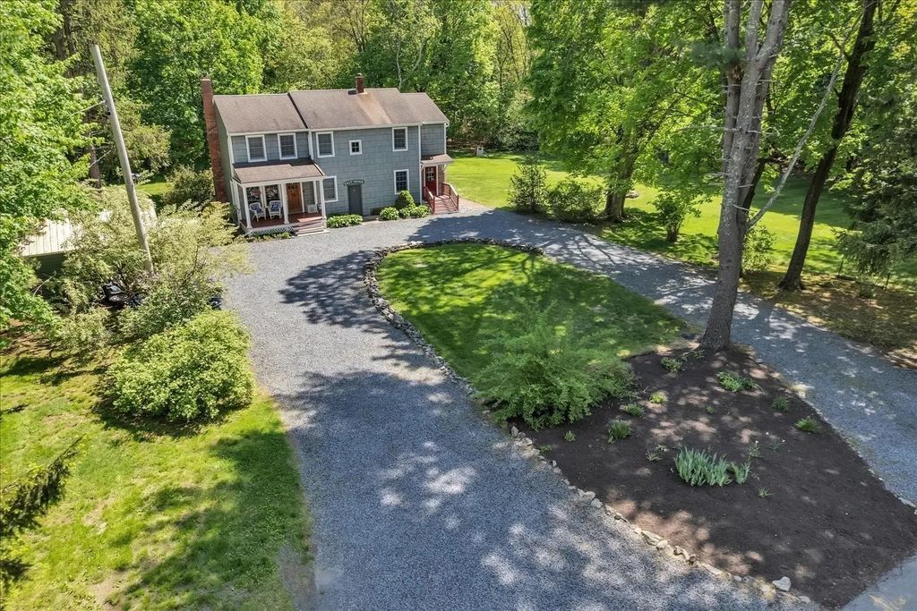 22 Reservoir St, Seekonk