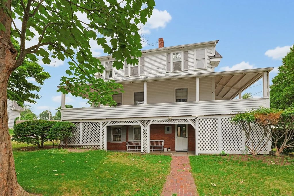 42 Flash Rd, Nahant