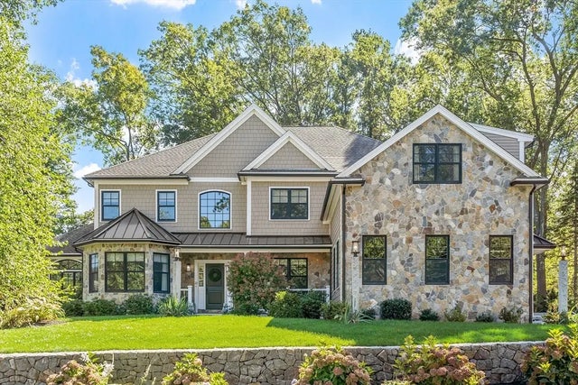 22 Oldham Rd, Arlington