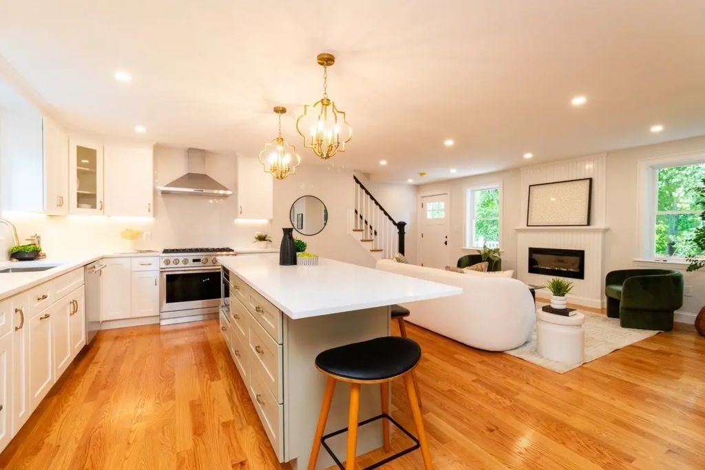 22 Bellevue St #2, Boston