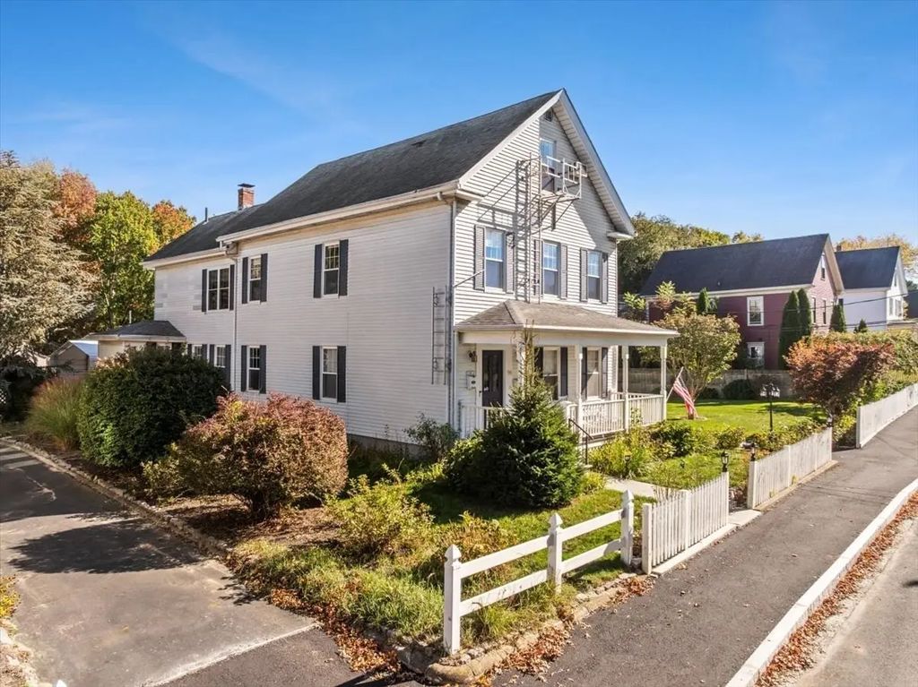 98 E Water St, Taunton