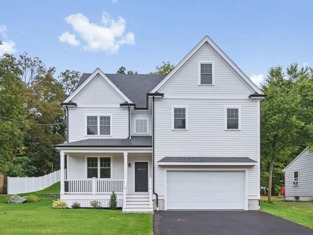 113 Warwick Avenue, Waltham