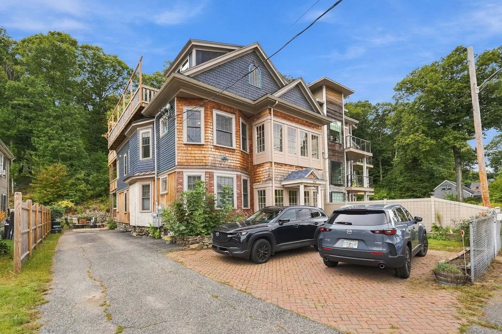 398 Lake Ave #2, Worcester