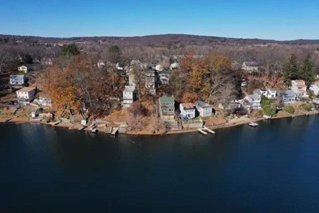 398 Lake Ave #2, Worcester