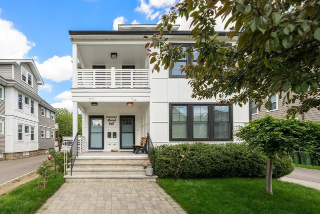 22-24 Carver Rd East, Watertown
