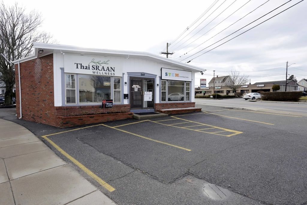 597 Dartmouth St #ab, Dartmouth
