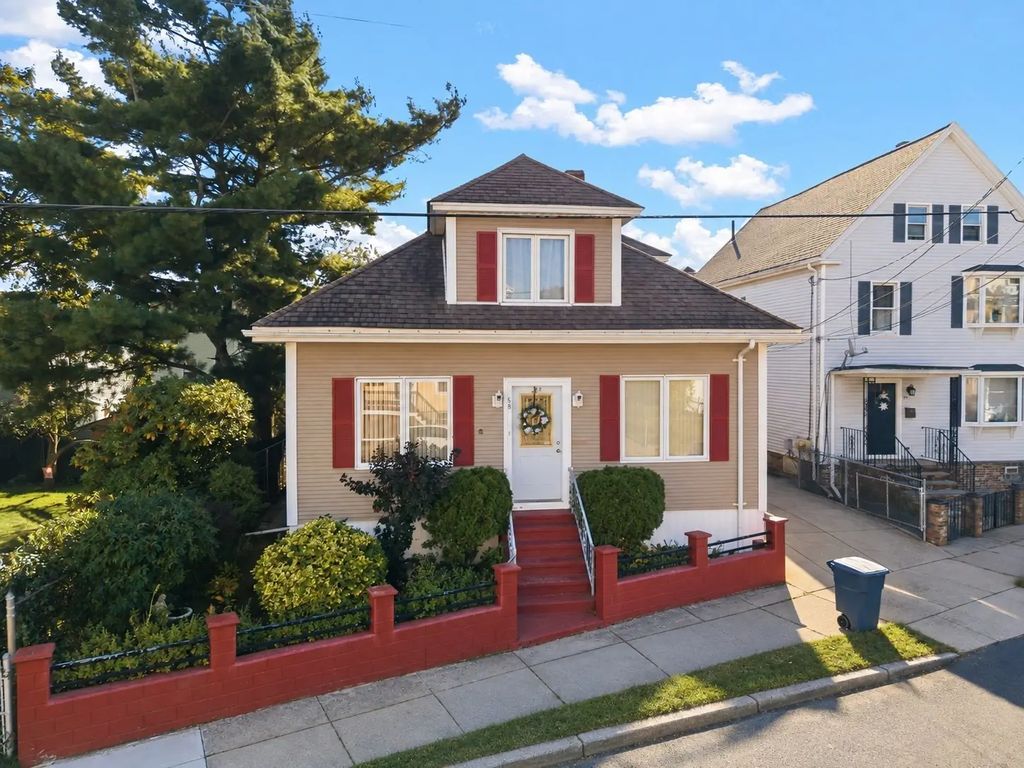 58 Lombard St, New Bedford