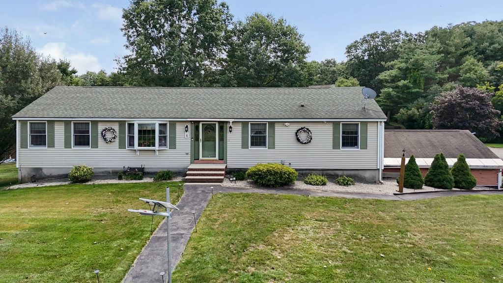 15 Jefferson Road, Dracut