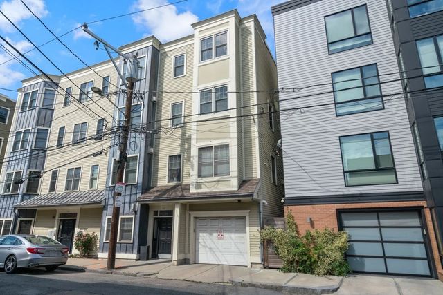 138 W 9th St #2, Boston
